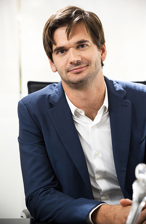 Interview Docteur Galland chirurgien orthopédique AnswebMed